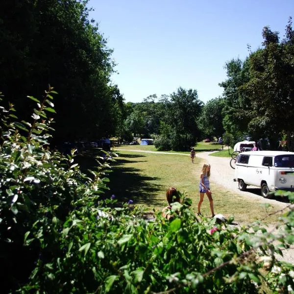 Camping La Bergerie，位于La Chapelle-Achard的酒店