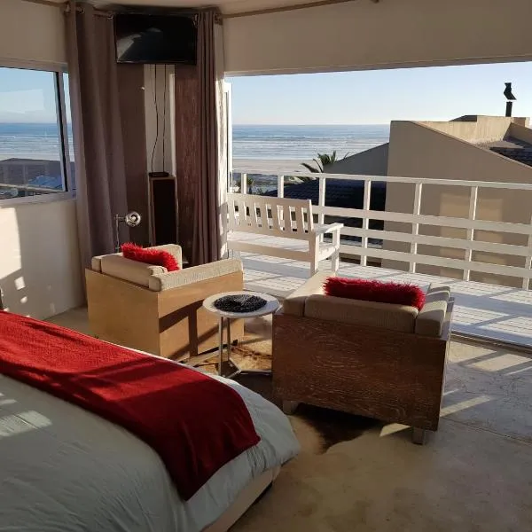 Atlantic Loft - Open plan apartment with Sea Views，位于梅尔克博斯特兰的酒店