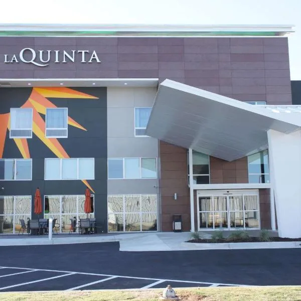 La Quinta by Wyndham Perry，位于佩里的酒店