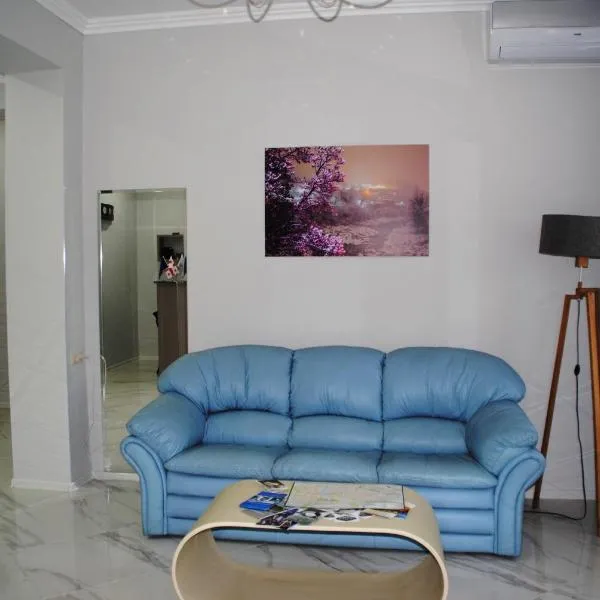 Hotel Casa calda，位于库塔伊西的酒店
