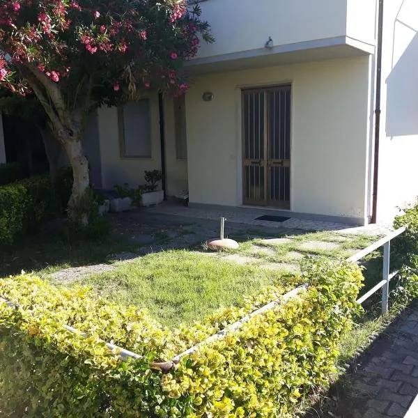 NOVITA'!! Intero appartamento a Marina di Cecina，位于切齐纳码头的酒店