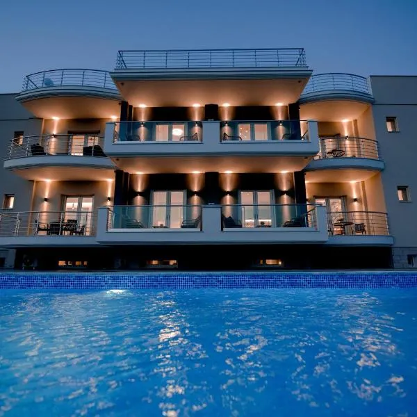 Frunze Luxury Apartments，位于纳夫普利翁的酒店