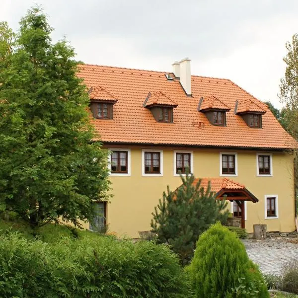 Žabonosy Mlýn，位于Miškovice的酒店