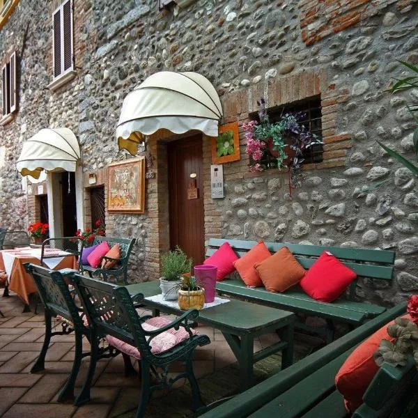 AL BORGO ANTICO Ristorante con camere，位于Nuvolento的酒店