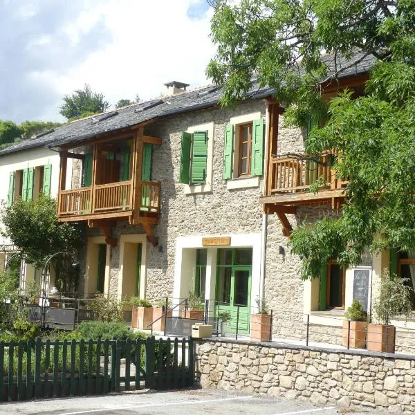 Gîte de Llo Eco-hébergement de montagne，位于Llo的酒店