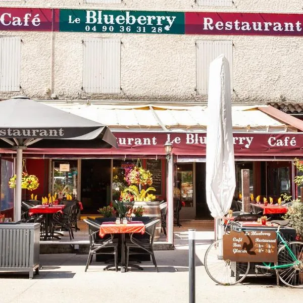 Hôtel-Restaurant Le Blueberry，位于Entrechaux的酒店