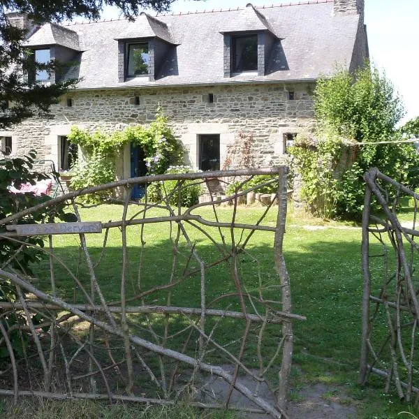 B&B Chambre d'hôtes et Caravane vintage, Bretagne mer et campagne Brittany sea and countryside，位于Pontrieux的酒店