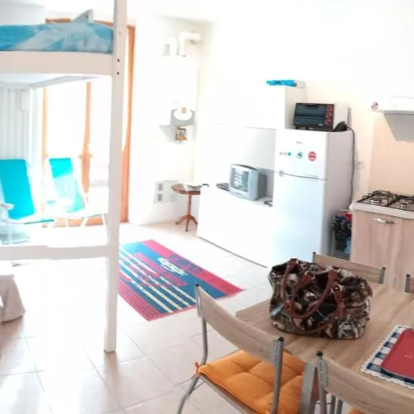 CASA MARTA SANDO，位于圣多米尼克的酒店