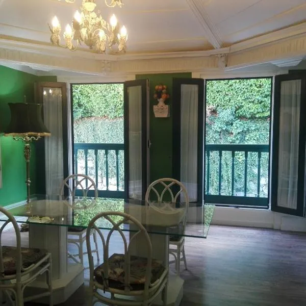 Casa da Varanda Verde，位于维拉·雷阿尔的酒店