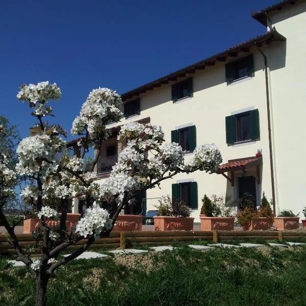 罗莎卡米拉住宿加早餐旅馆，位于Rocca Grimalda的酒店