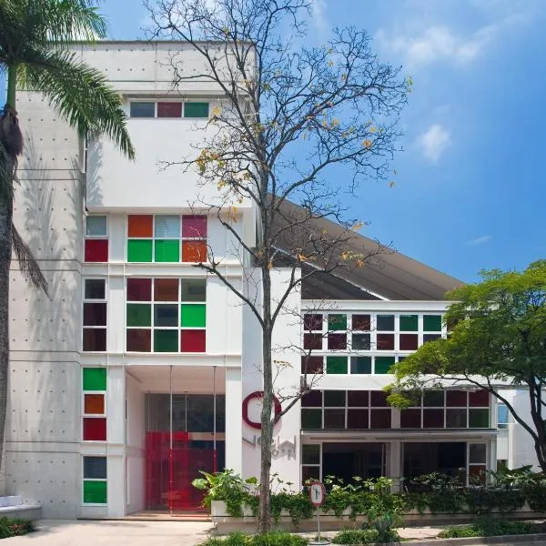 Now Hotel Cali - Adults Only，位于卡利的酒店