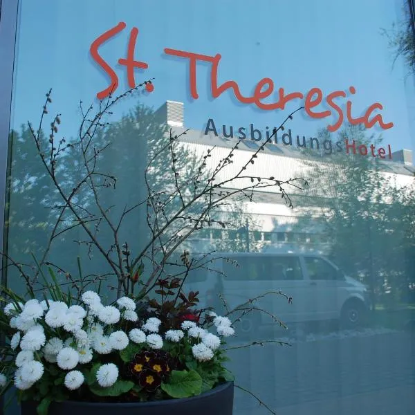 Ausbildungshotel St. Theresia，位于卡尔斯费尔德的酒店