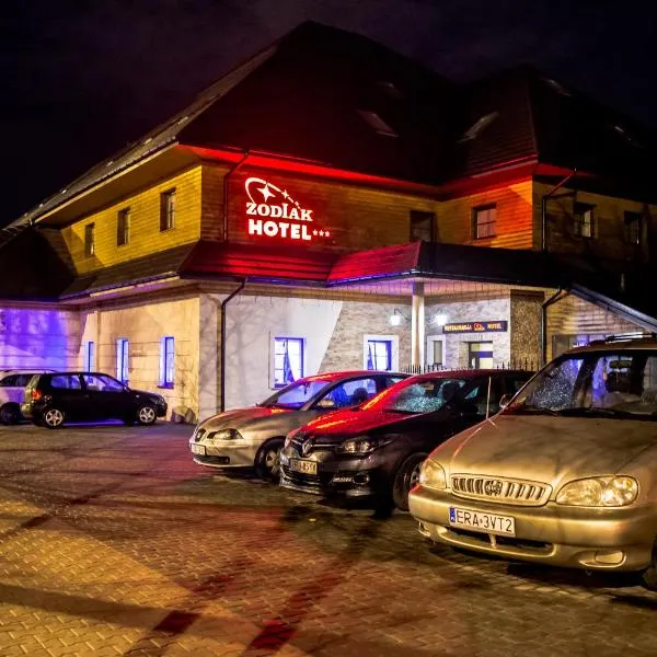 Hotel Zodiak，位于Kamieńsk的酒店