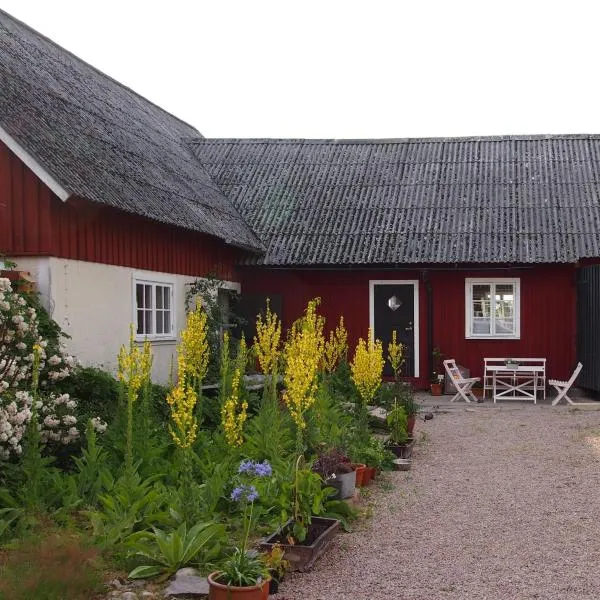 Augustas Bed & Breakfast，位于Långås的酒店