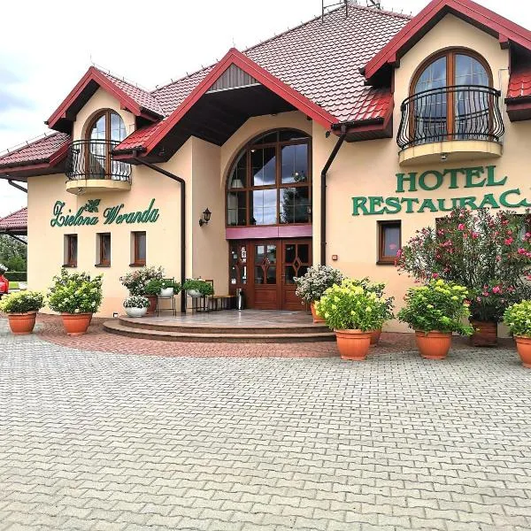兹隆纳维兰达酒店，位于Nowa Wola的酒店