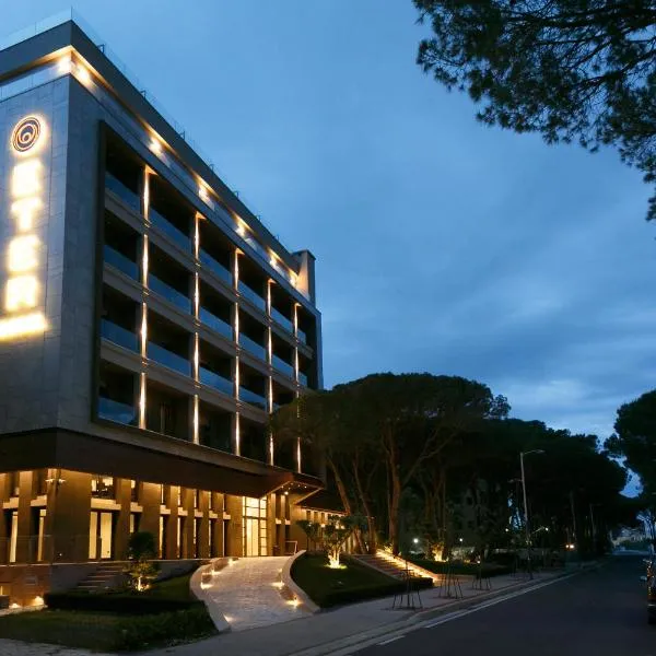 ETER Hotel，位于Shkallnur的酒店