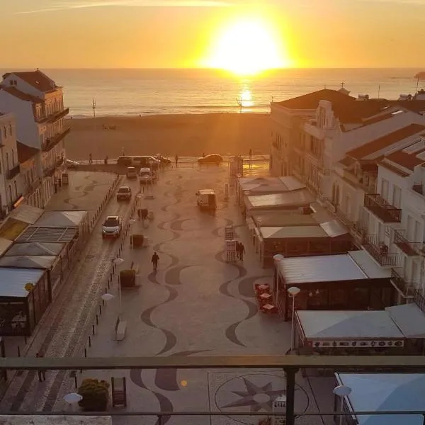 Solar dos Carvalhos - Apartamentos de Turismo，位于纳扎雷的酒店