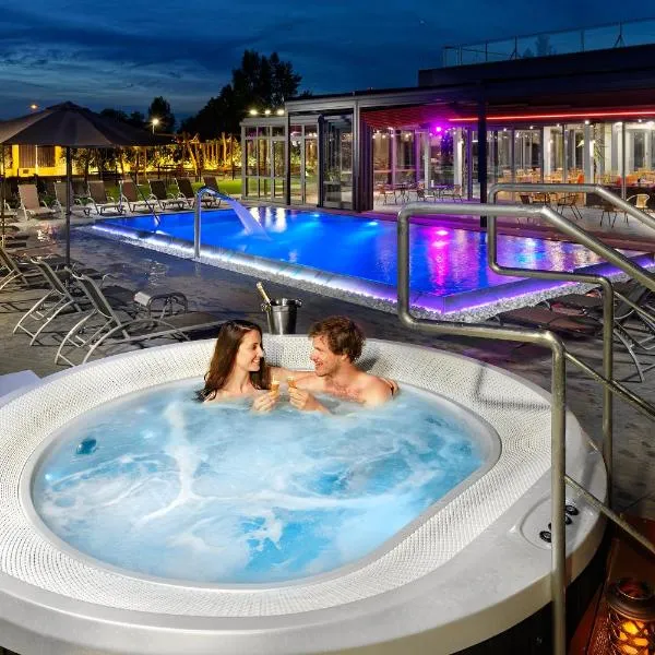 奥拉设计花园泳池酒店，位于Předboj的酒店