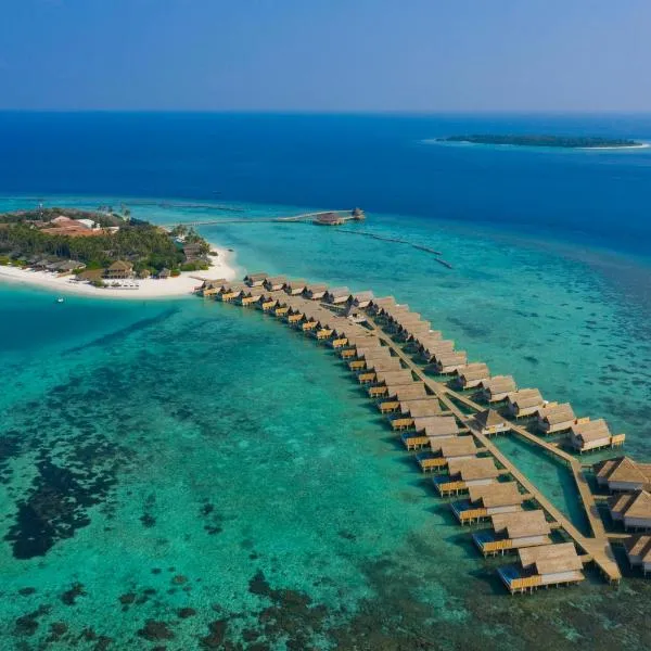 Emerald Faarufushi Resort & Spa - Deluxe All Inclusive，位于Ugoofaaru的酒店