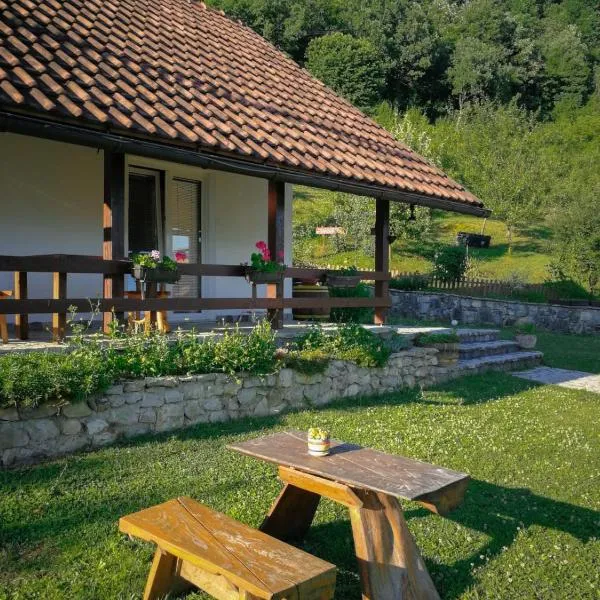 Holiday Home Nektar Park，位于波斯尼亚克鲁帕的酒店