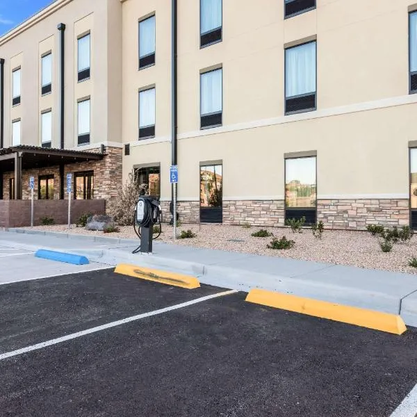 Comfort Inn & Suites Zion Park Area，位于Harrisburg Junction的酒店