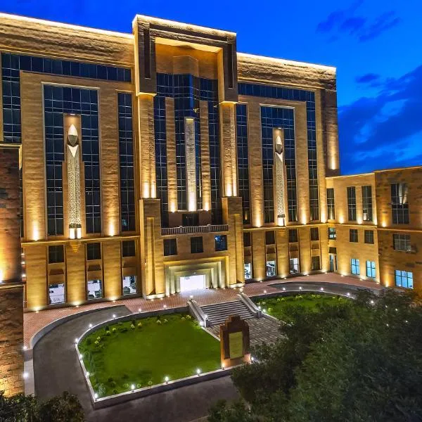 Ani Grand Hotel Yerevan，位于埃里温的酒店