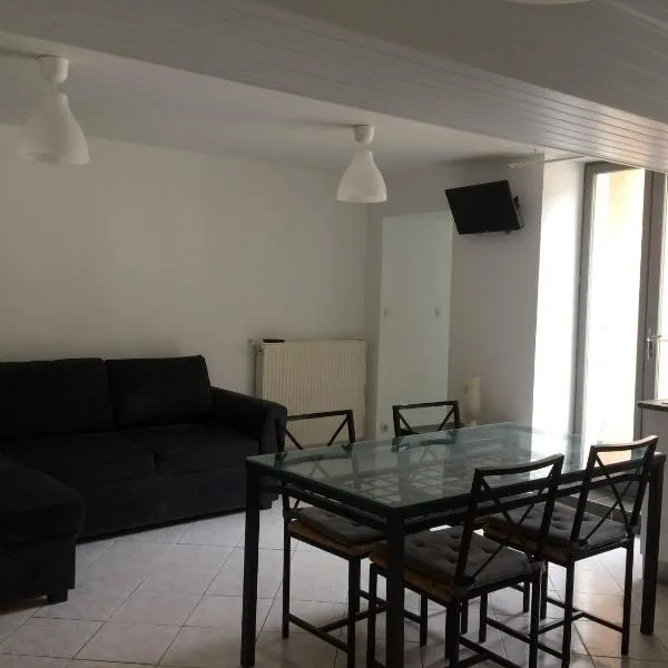 Joli appartement de 60m2 avec Balcon à la campagne，位于Fontenailles的酒店