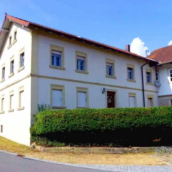 Villa Merzbach - Wohnen wie im Museum mit Komfort，位于Pfarrweisach的酒店