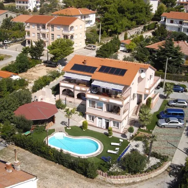 斯德尔公寓，位于拉布的酒店