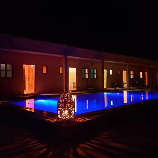 Riad Hotel Les Flamants，位于Lac Yasmins的酒店
