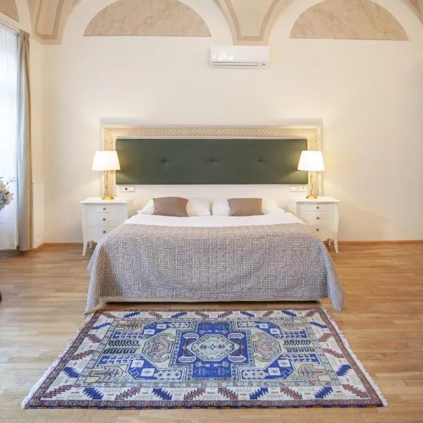 Little King Hotel U Malvaze，位于布拉格的酒店