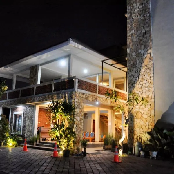 Hastina Hotel Lombok，位于Gerung的酒店