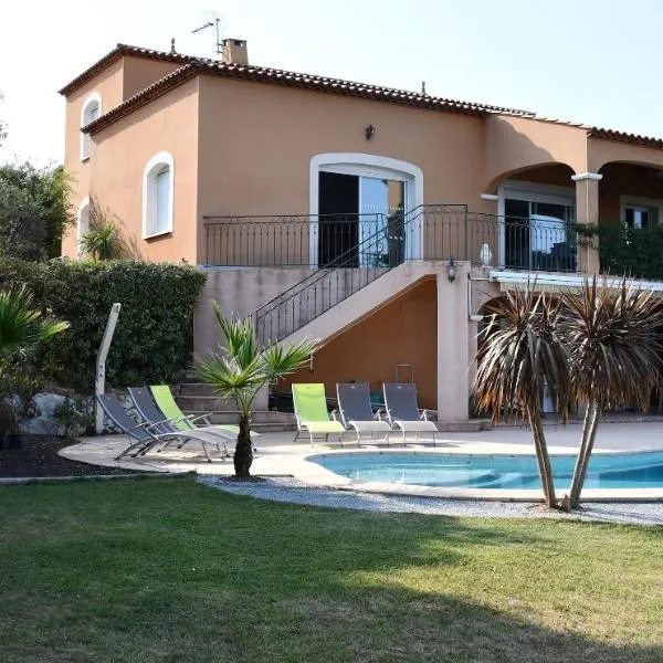 Villa F5-Wifi-piscine Saint Gely du Fesc，位于Saint-Jean-de-Cuculles的酒店