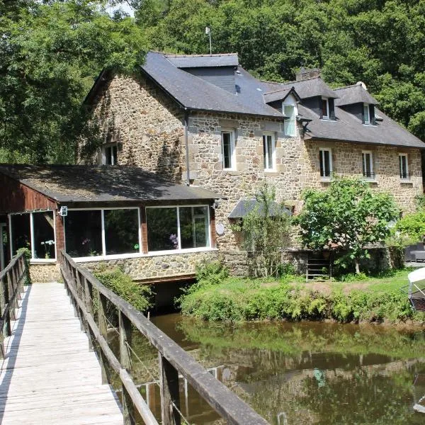 Moulin de Bray - Chambres d'hotes et hébergement Insolite，位于Saint-Aubin-du-Cormier的酒店