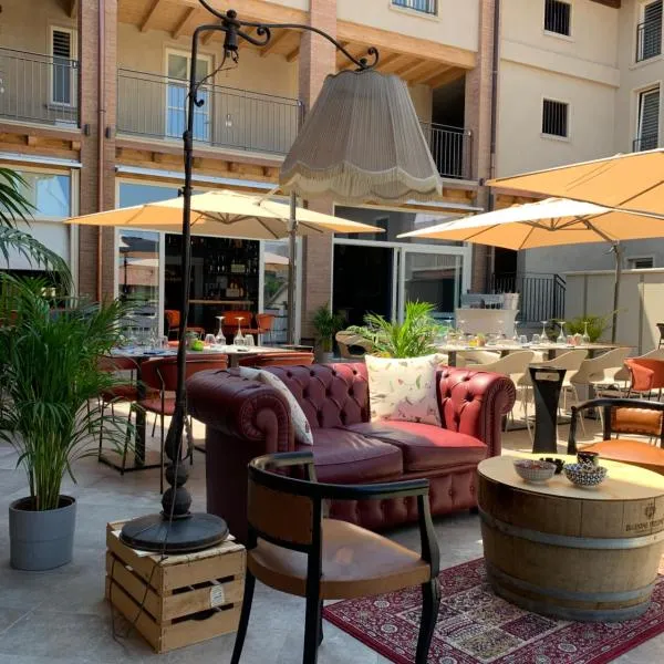 HILL COLLE - camere & bistrot，位于Villa Pedergnano的酒店