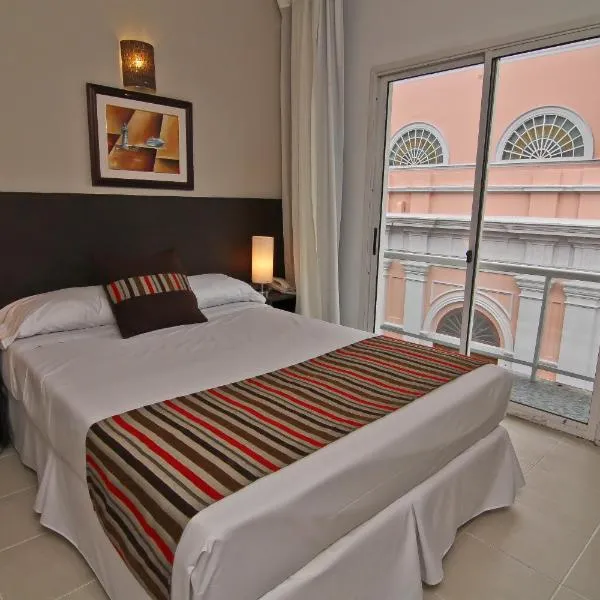 De la Plaza Hotel，位于巴拉德马尔多纳多的酒店