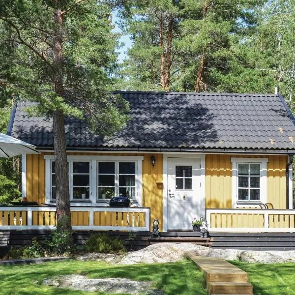 Lovely Home In Strängnäs With Kitchen，位于玛丽费莱德的酒店