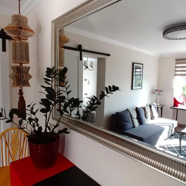 Elen White Apartment，位于雷泽克内的酒店