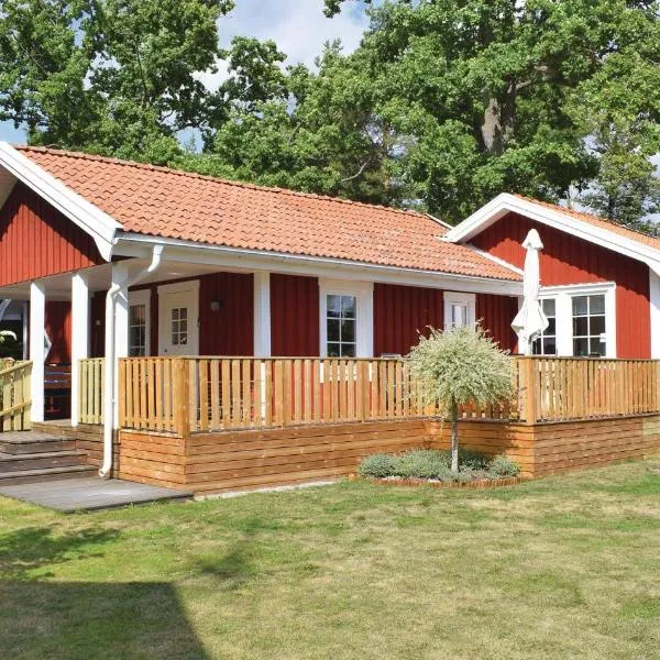 Awesome Home In Löttorp With Kitchen，位于布达的酒店