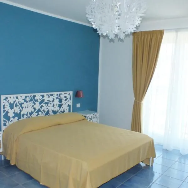 Casa Vacanze Baia Garagliano，位于斯卡里奥的酒店