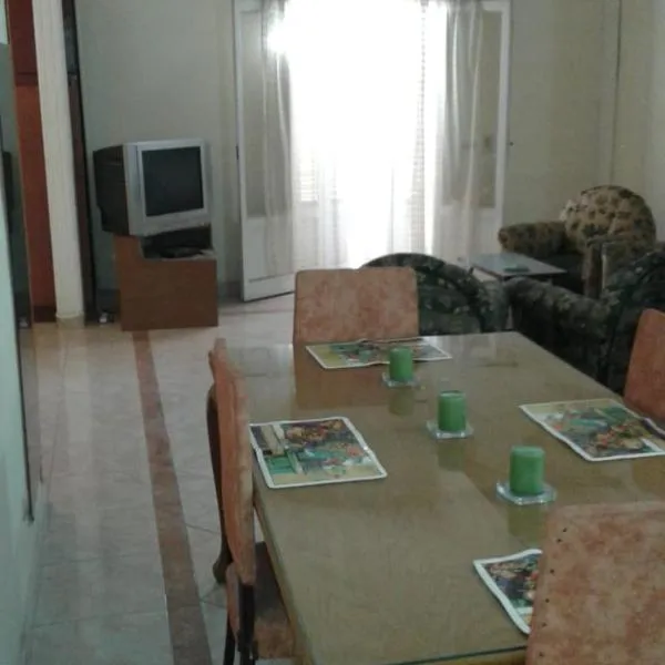 Elegant Heliopolis, Studio-apartment，位于Balaqs的酒店