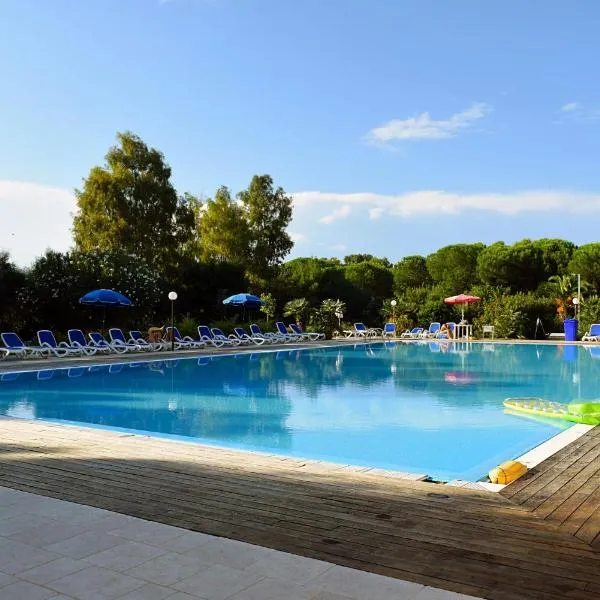 Camping Cala dei Ginepri，位于托雷桑塔萨宾娜的酒店