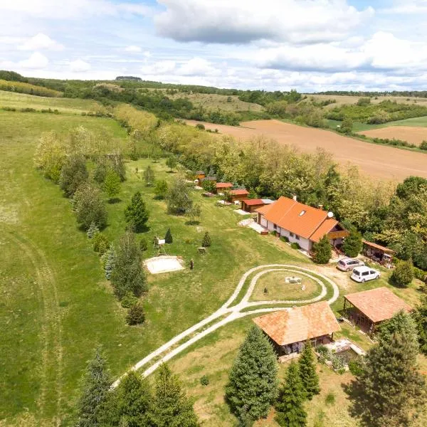 Napfény Camping，位于Taliándörögd的酒店