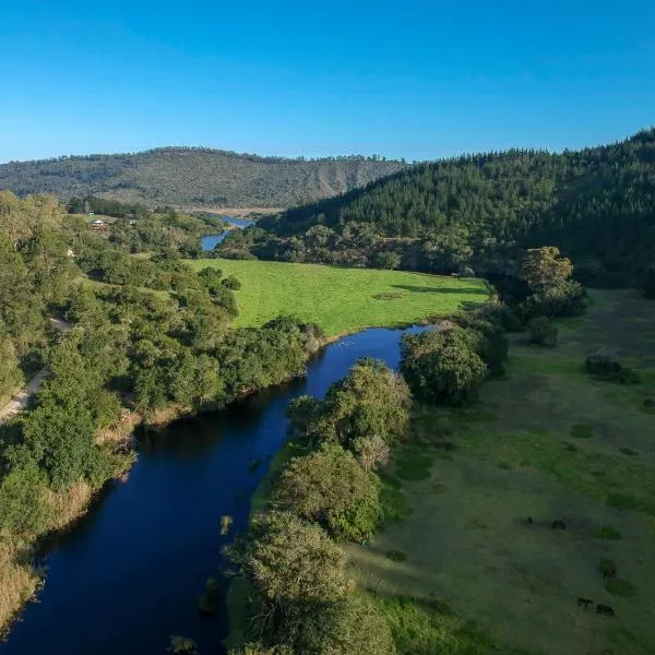 Eastbrook River Lodge，位于Kingfisher Creek的酒店