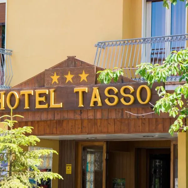 塔索酒店，位于卡迈格拉特罗希拉诺的酒店