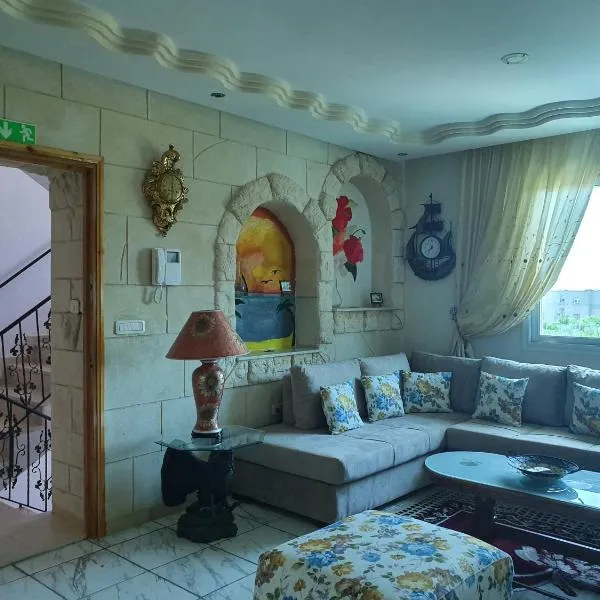 La Colline de Chott Meriem appartements，位于El Haj Mohammed Zarrouch的酒店