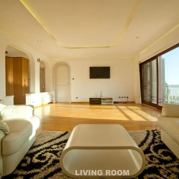 XXL Luxury Apartment & Top sea view，位于波尔托罗的酒店