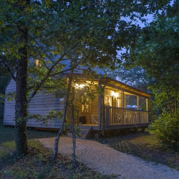 Chalets de vacances Castelwood，位于比昂的酒店