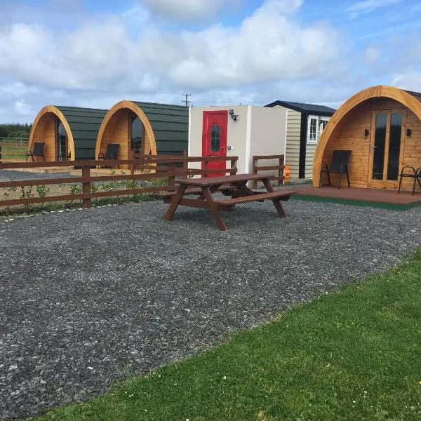 Emlagh, Self Catering Glamping Pods，位于Clooncoorha的酒店
