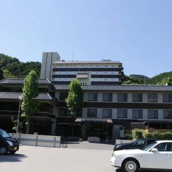 格兰蒂亚太宰府路线宾馆，位于Iizuka的酒店